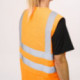 veste-refroidissante-haute-visibilite-orange-femme-profil-arriere