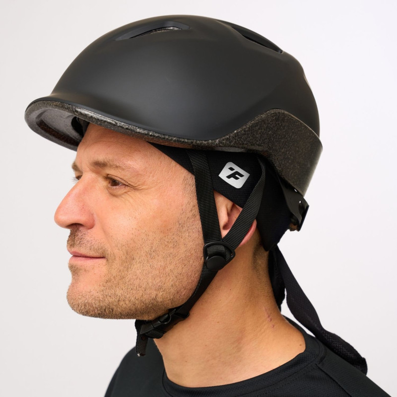 Bandana-refrigerant-noir-homme-avec-casque-velo