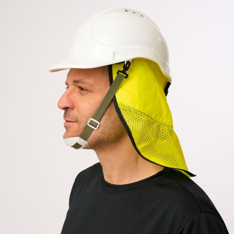 protege-nuque-refrigere-jaune-homme-profil
