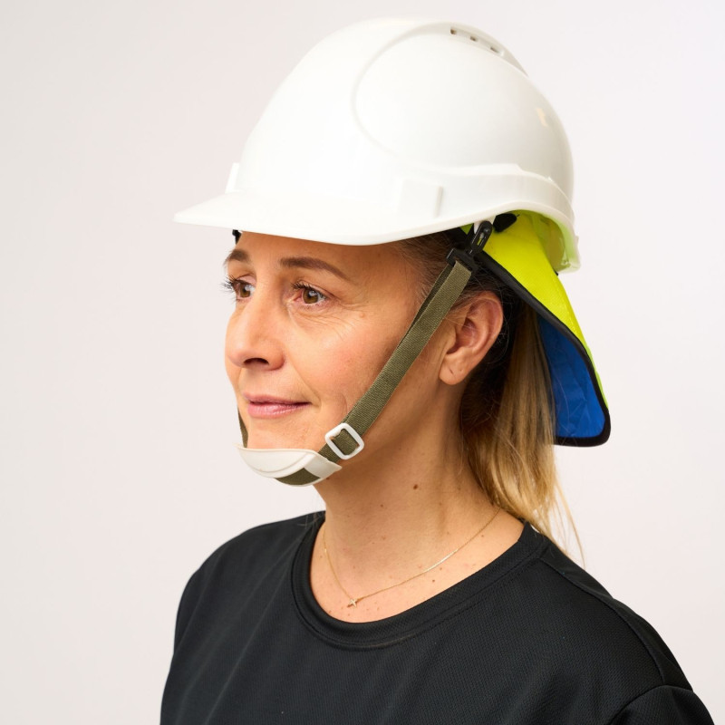 protege-nuque-refroidissant-femme-profil