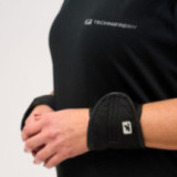 Bracelets-refrigerants-noirs-portes-femme