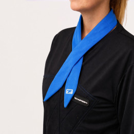 foulard-rafraichissant-bleu-porte